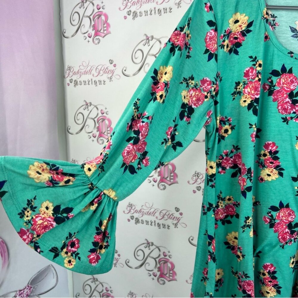 Bobbie Brooks long sleeve asymmetrical hem fairy flowers Teal Floral Blouse - Picture 8 of 14